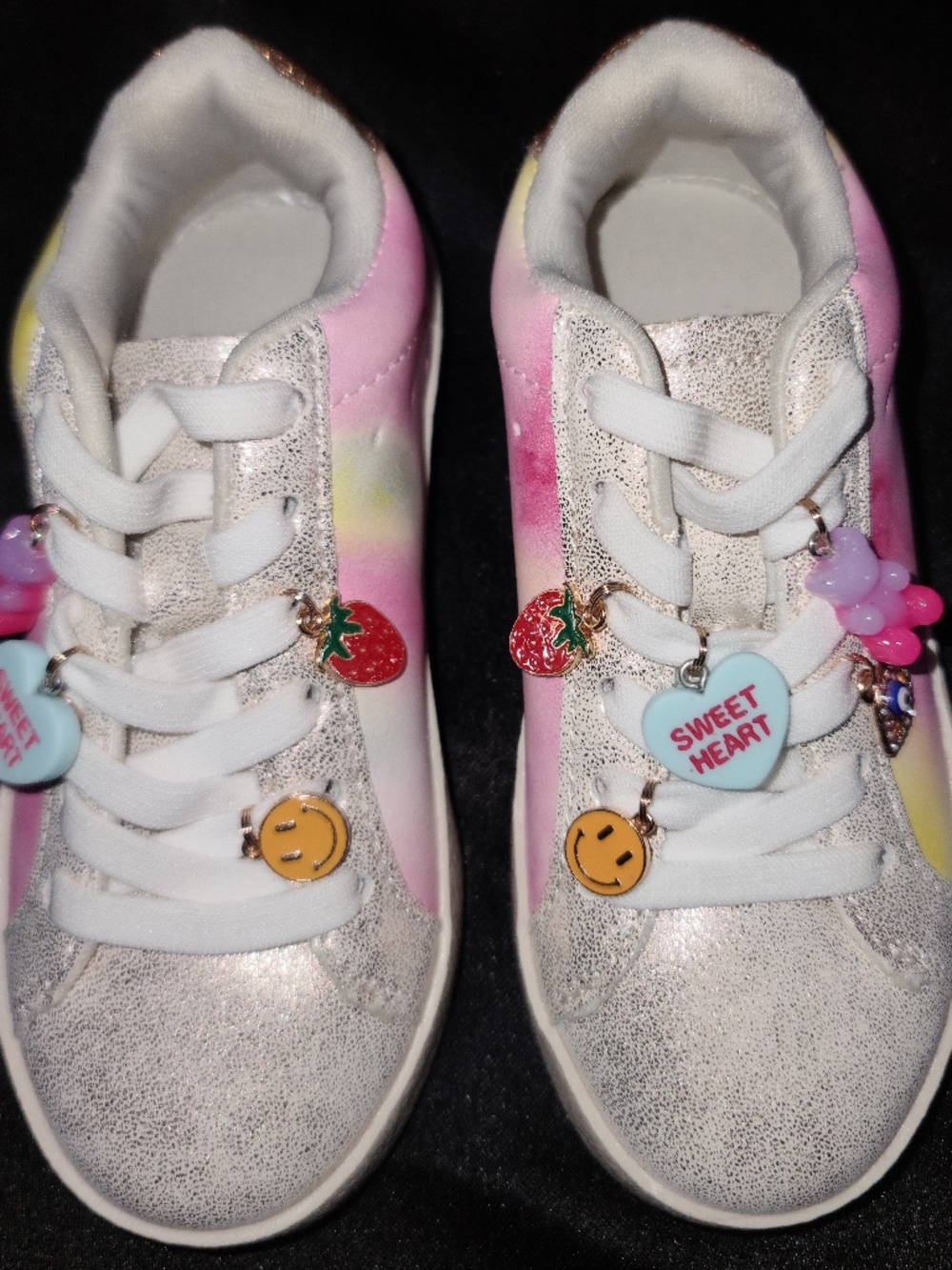 Steve Madden "Poet" sneakers charms size 8m NWOT